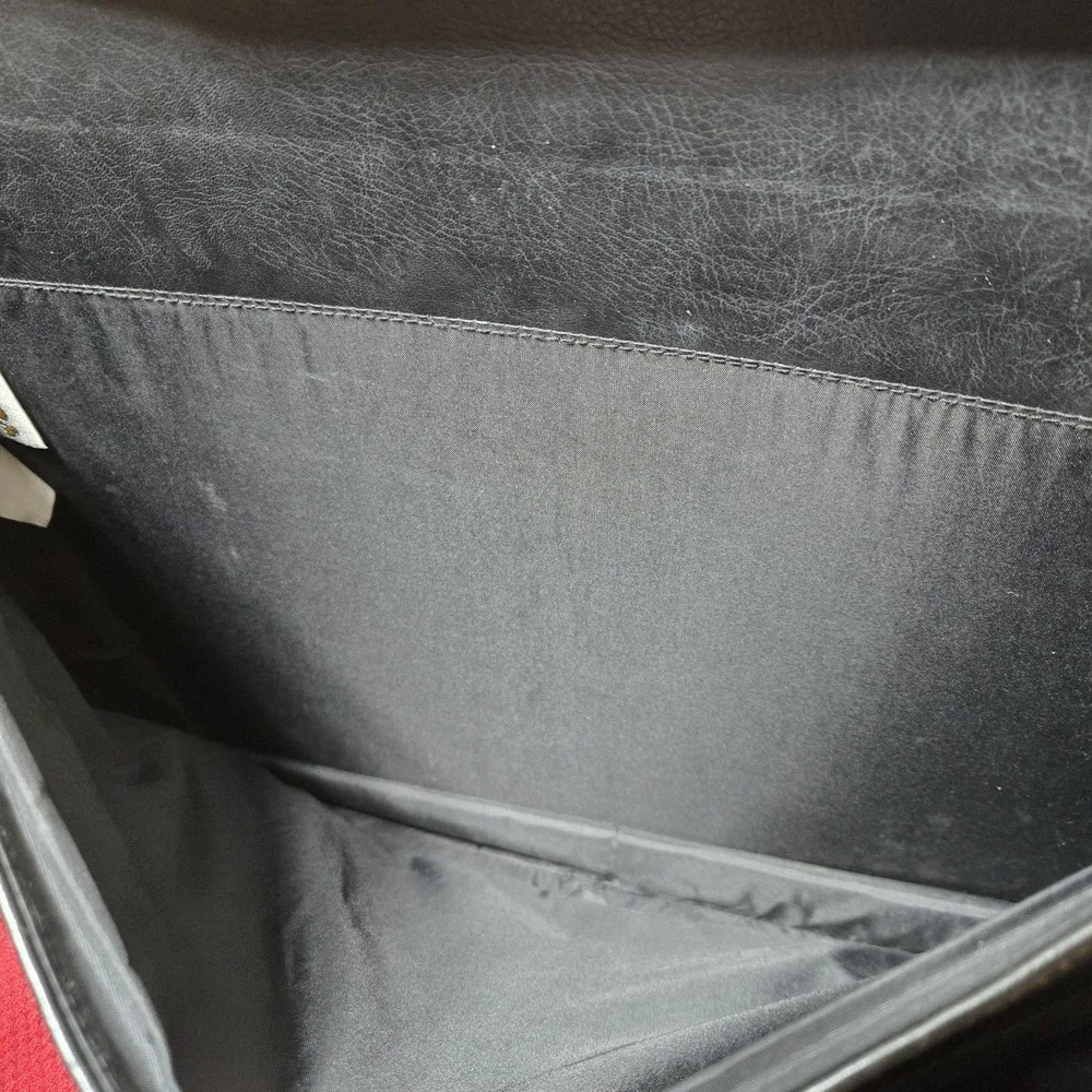 Walt Disney World Multi Pocket Latching Briefcase Mickey‎ Hands & Heads Read